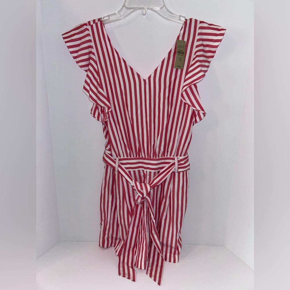 NWT Loft white, red stripe shorts vneck ruffle romper with belt size 0 Petite
